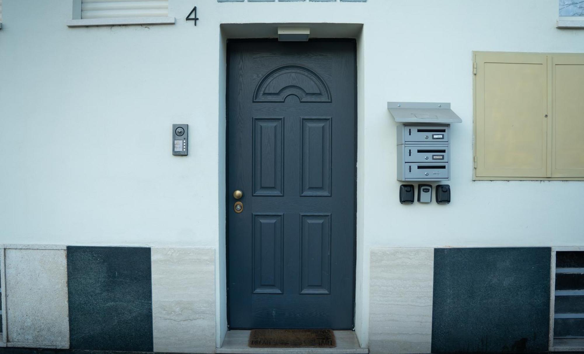 Lugaro Guest House Торино Екстериор снимка