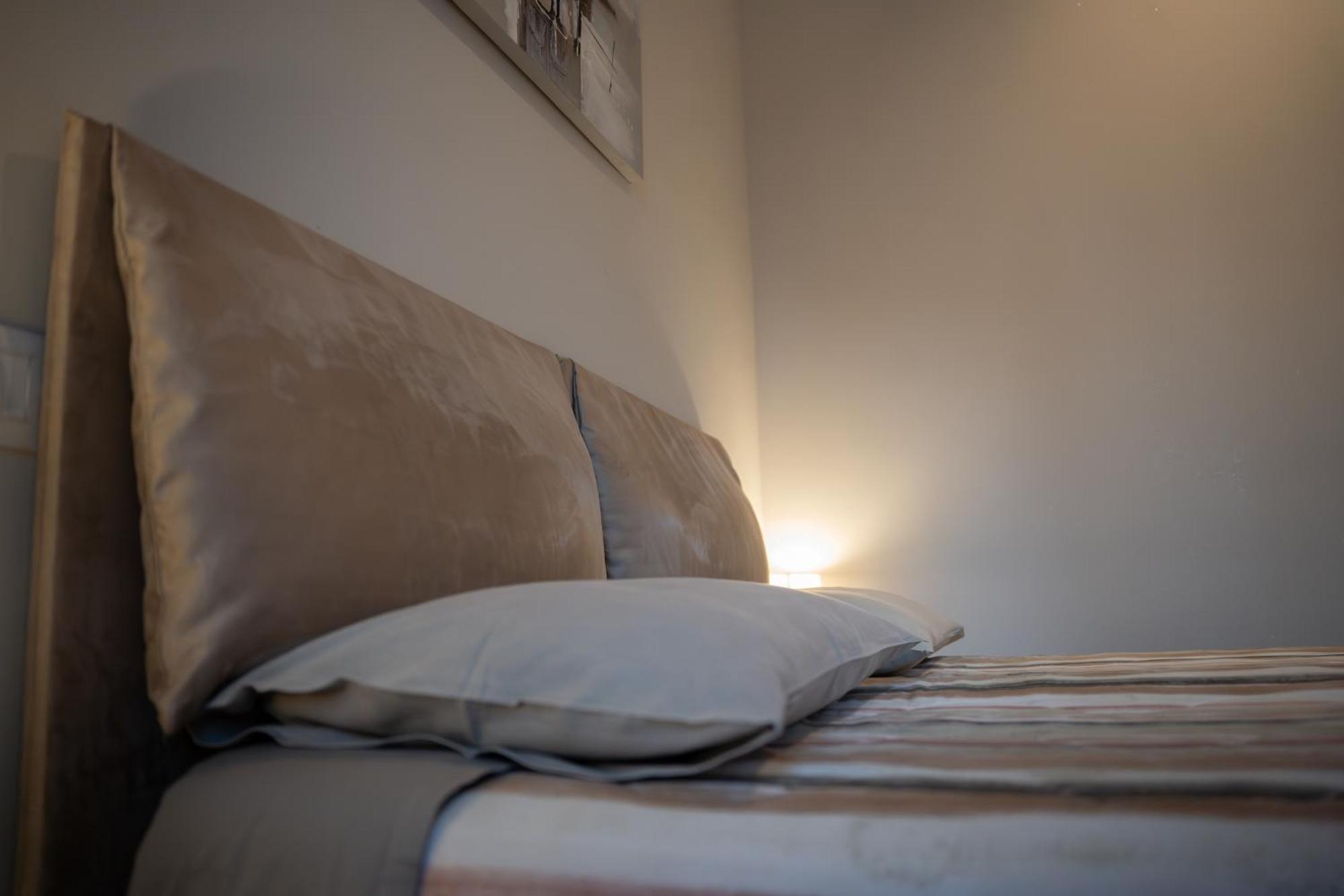 Lugaro Guest House Торино Екстериор снимка
