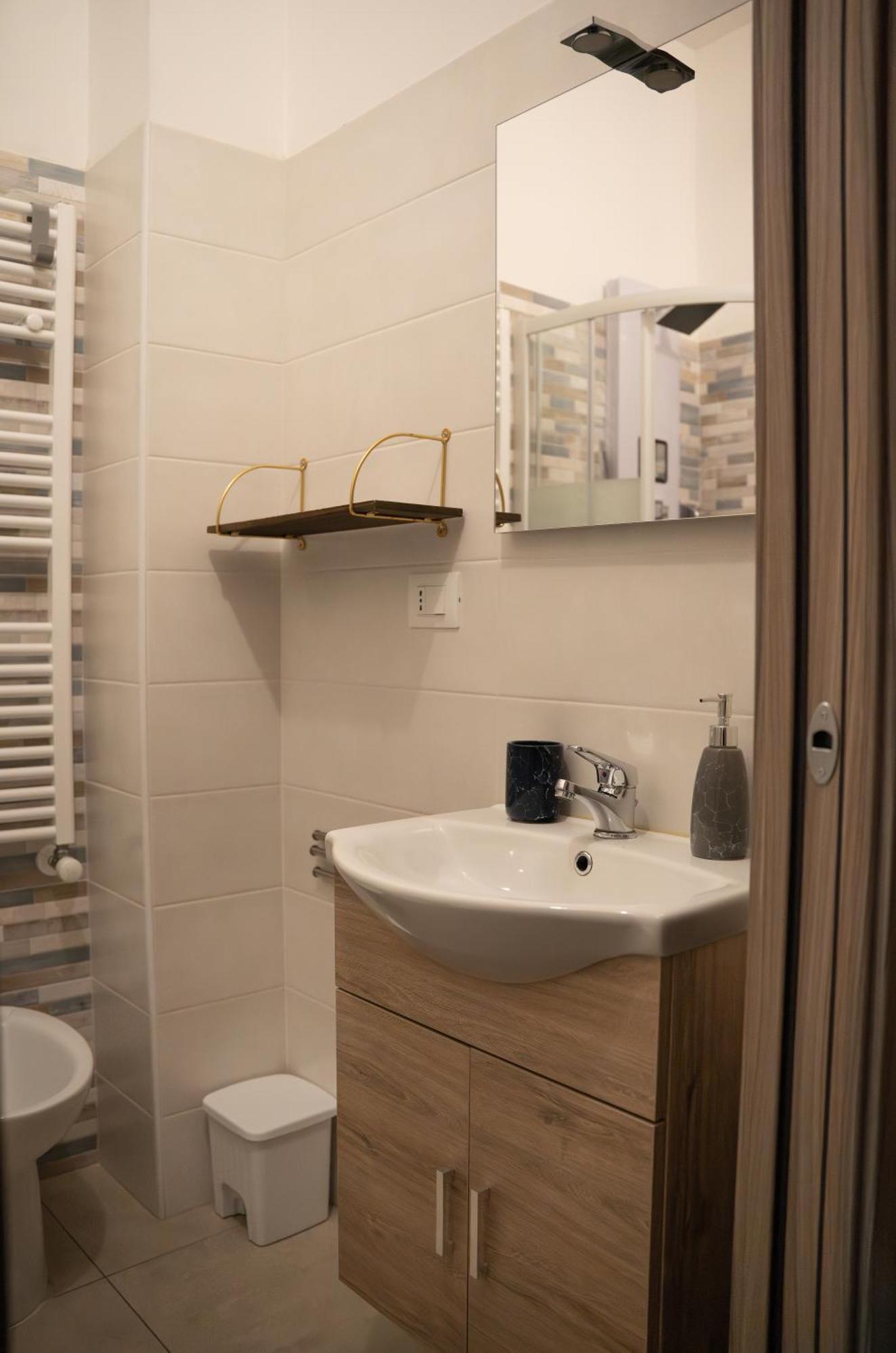 Lugaro Guest House Торино Екстериор снимка